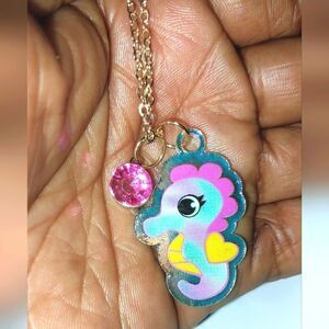 Super cute seahorse necklace